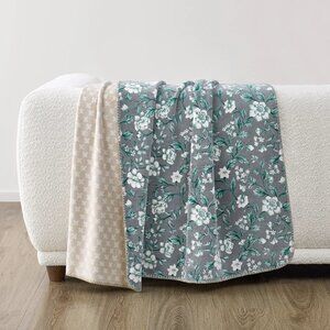 Casual Living Cozy Reversible Luxe Plush Throw, 50" x 70" (127 cm x 177), NEW